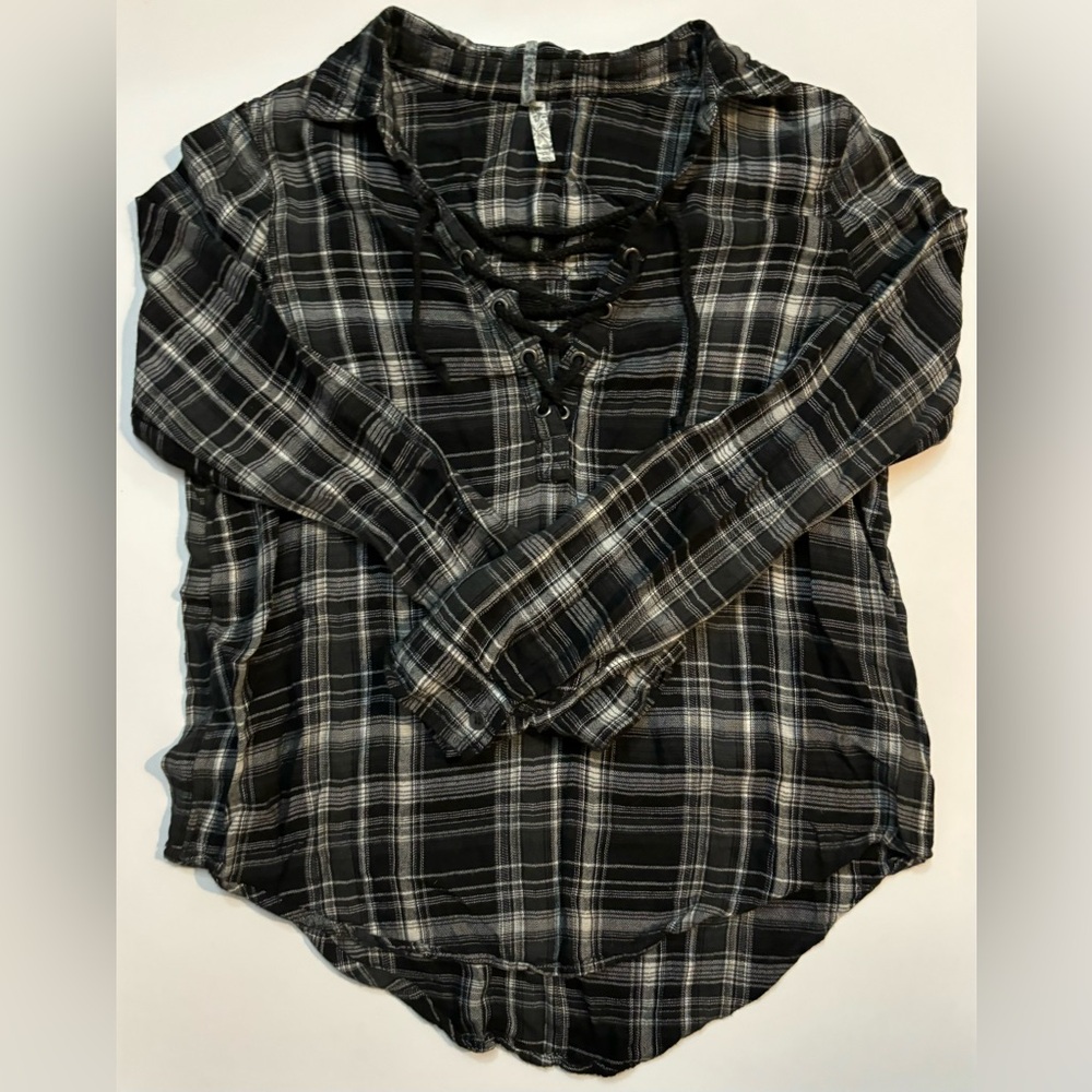 Black and White Long Sleeve Plaid Flannel